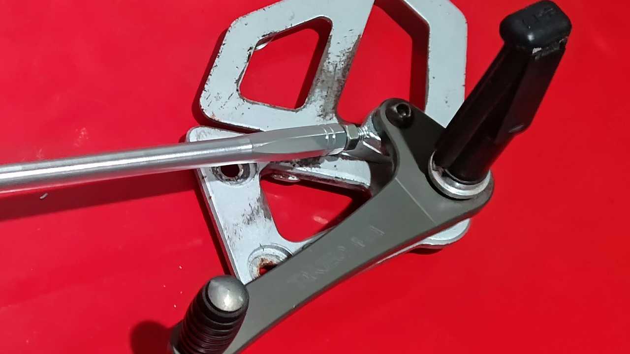 TAKEGAWAのモンキー用バックステップをGAG純正のシフトペダル