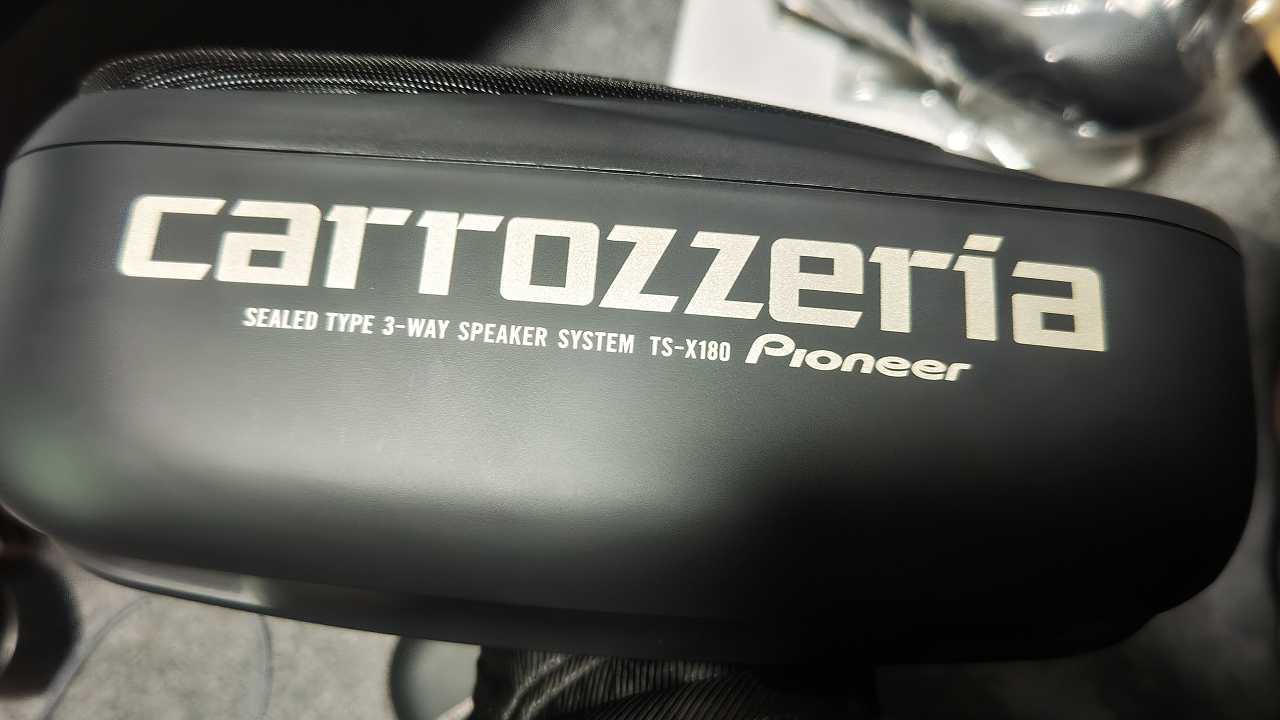 カロッツェリア 3ウェイBOXスピーカー TS-X180 取り付けました