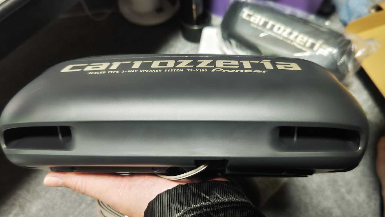 カロッツェリア 3ウェイBOXスピーカー TS-X180 取り付けました